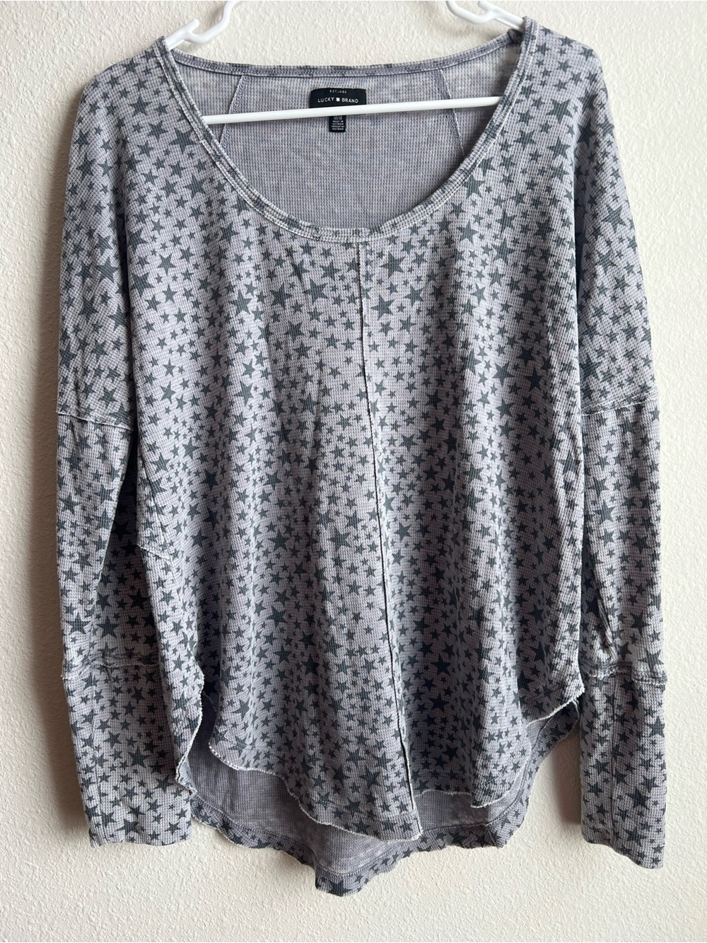 Lucky Brand Gray Star-Print Long Sleeve Waffle Knit Scoop Neck Top